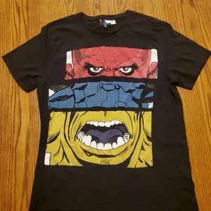 Marvel Avengers Black T-Shirt Large  vision/Hulk pre own Good condition.